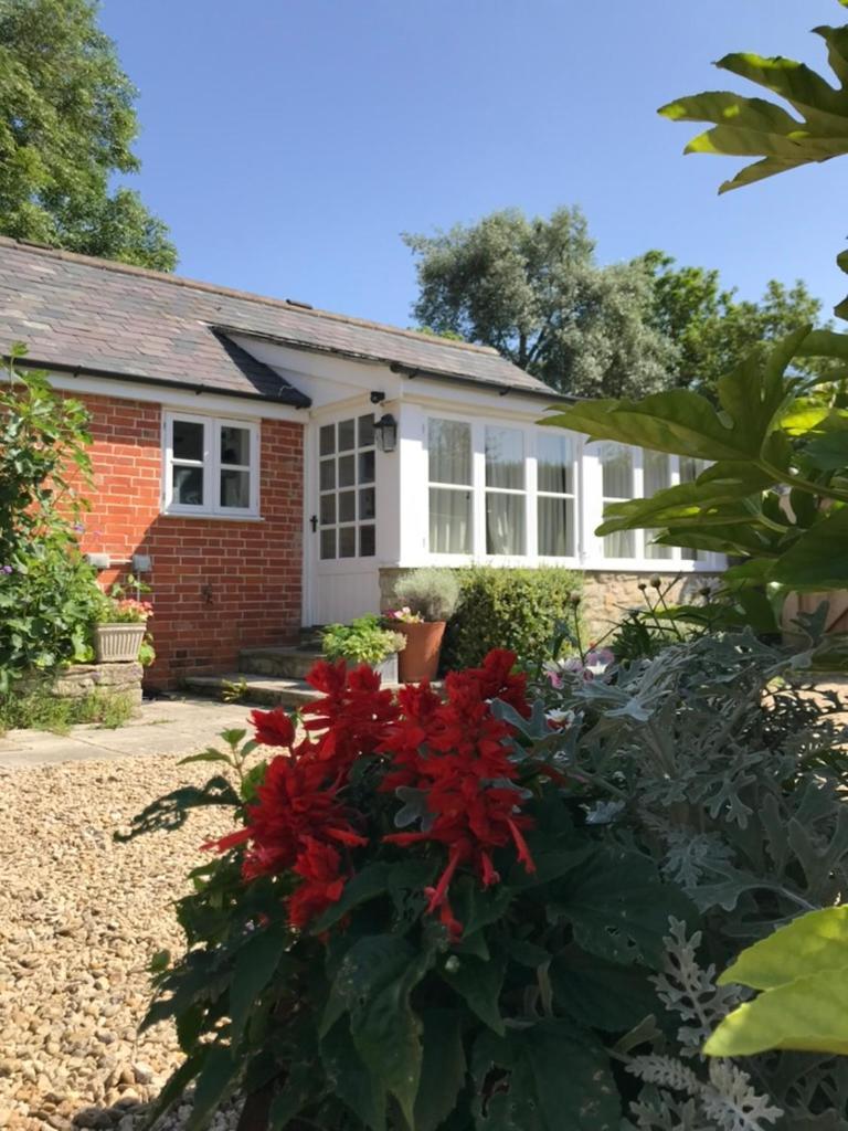Norburton Hall Cottages Bridport Exteriör bild
